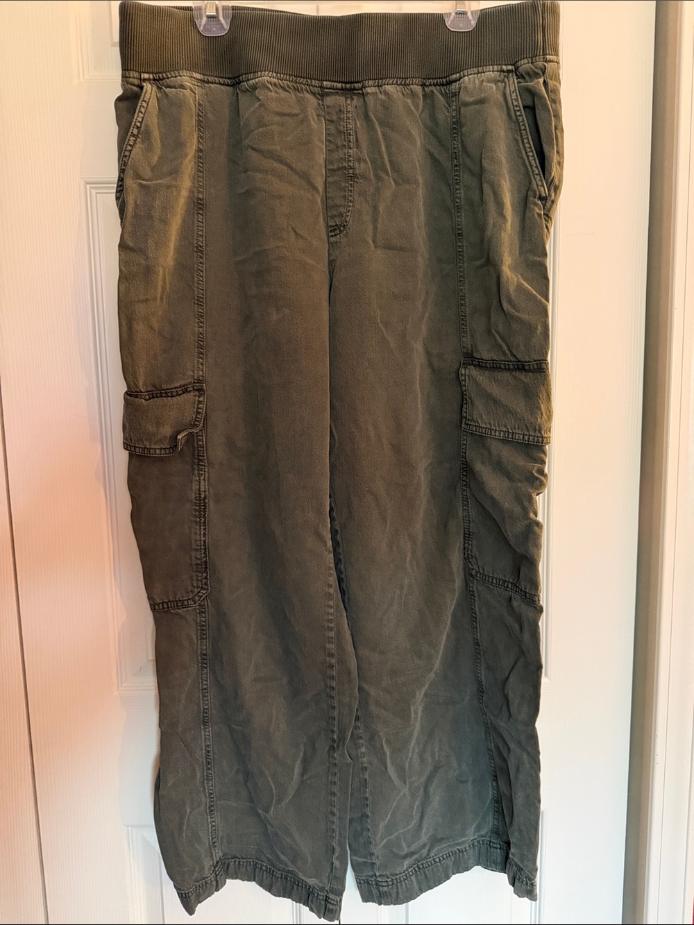 Lou & Grey Olive Green Wide-Leg Cargo Pants